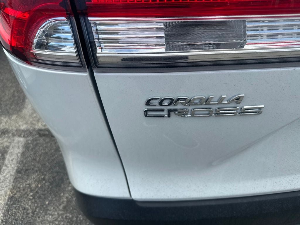 Certified 2023 Toyota Corolla Cross LE AWD/4WD image 7