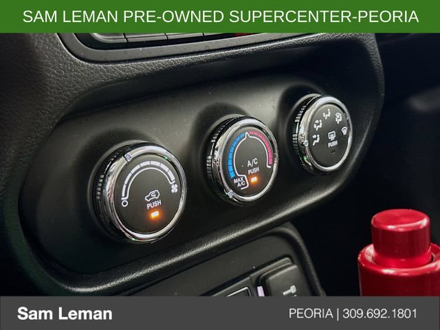 Used 2015 Jeep Renegade Latitude FWD image 15