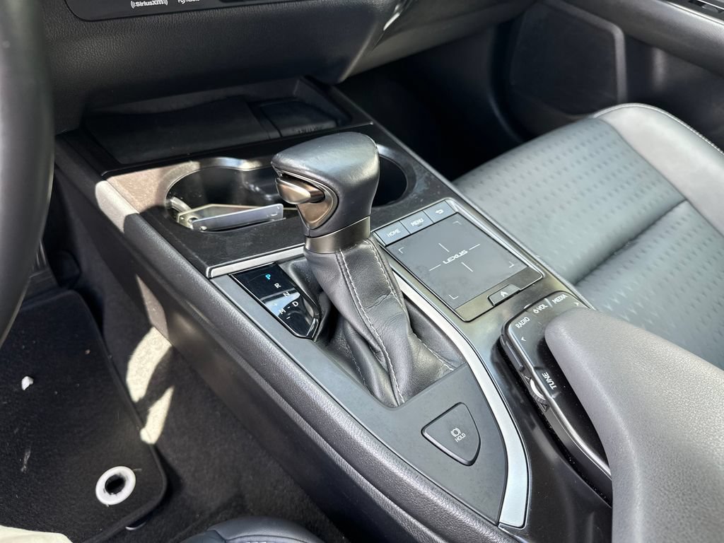 Used 2021 Lexus UX 200 w/ Accessory Package (Z2) FWD image 28