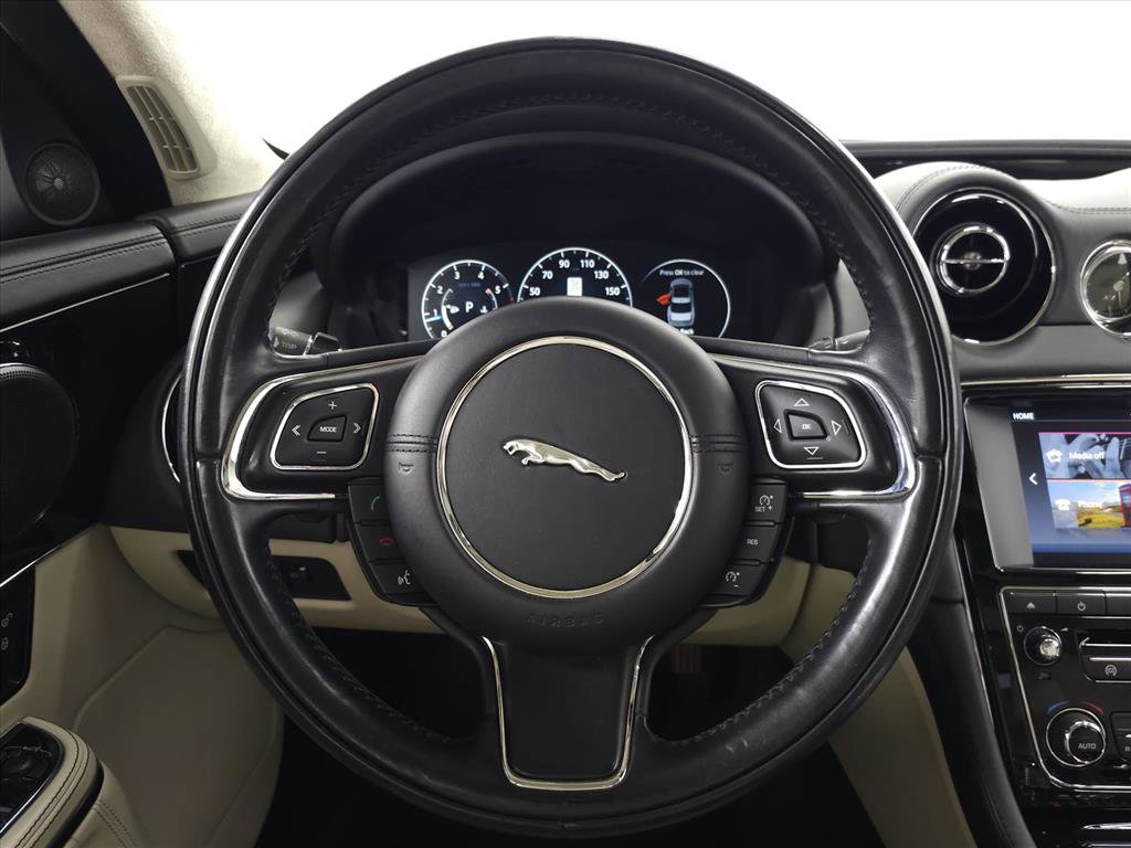 Used 2016 Jaguar XJ L Portfolio image 20