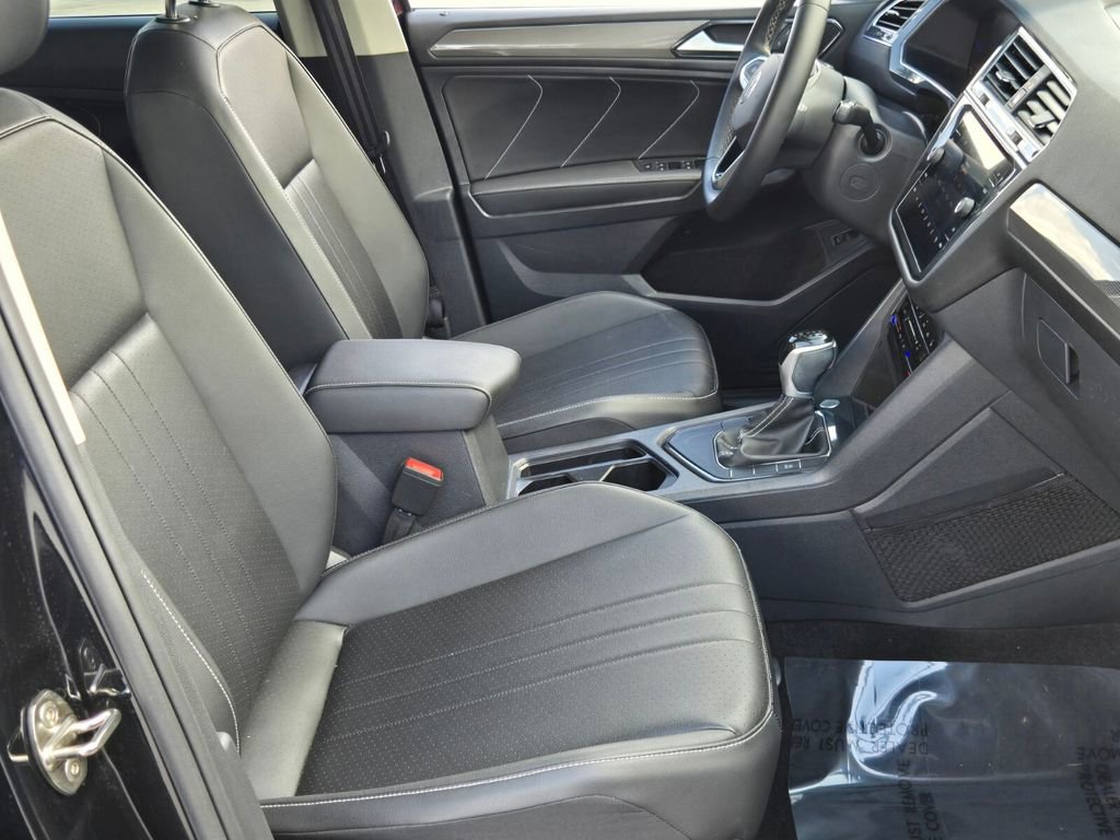 Used 2023 Volkswagen Tiguan SE FWD image 18