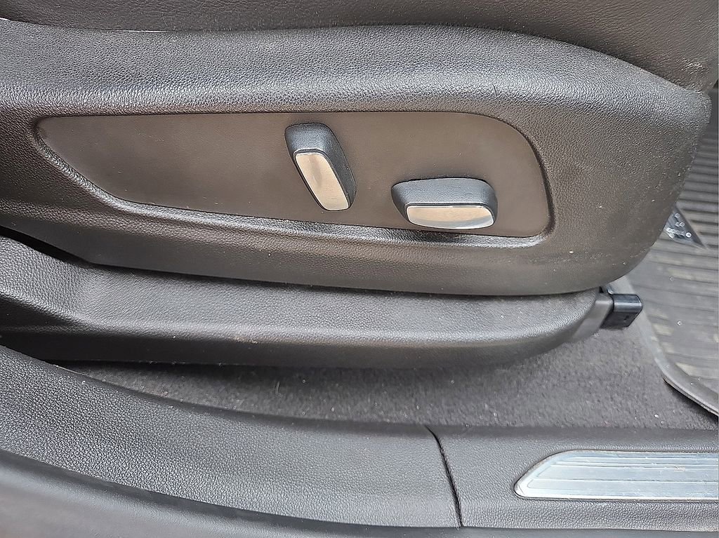 Used 2023 Cadillac XT5 Luxury w/ LPO, Floor Liner Package FWD image 13