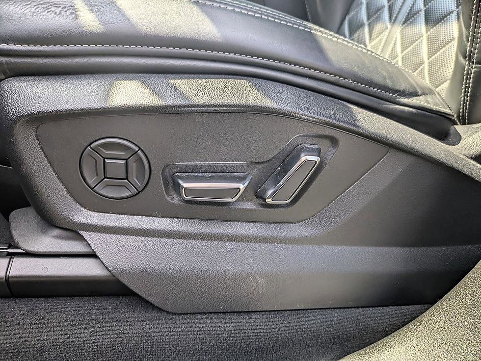 Used 2021 Audi SQ8 Premium Plus w/ SQ8 Black Optic Package image 12