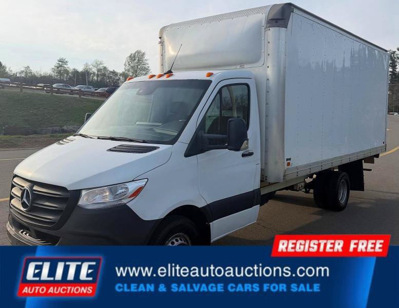 Used 2021 Mercedes-Benz Sprinter 4500 image 3