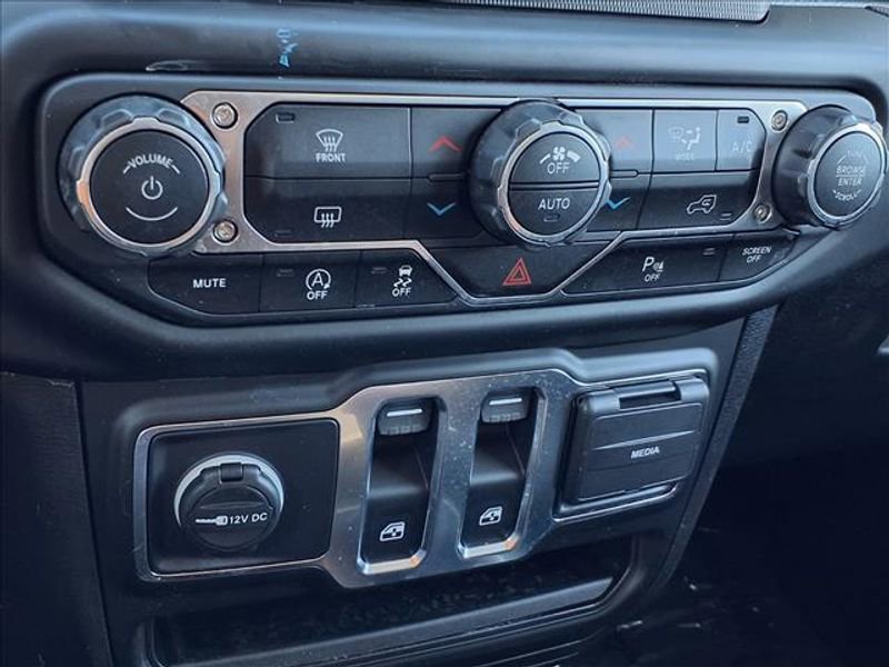 Used 2021 Jeep Wrangler Sport S image 20