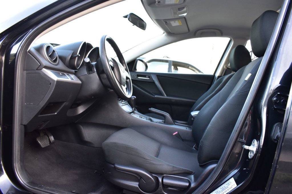 Used 2012 MAZDA MAZDA3 i Sport FWD image 16