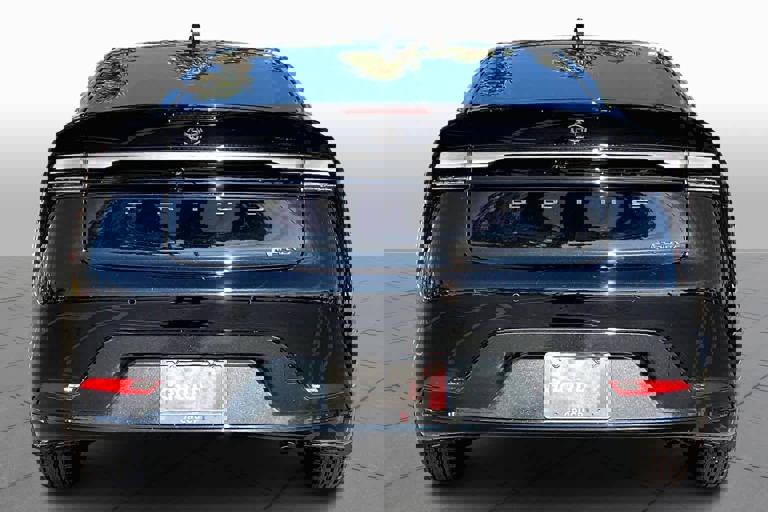 New 2026 Toyota Prius Plug-In Hybrid image 4