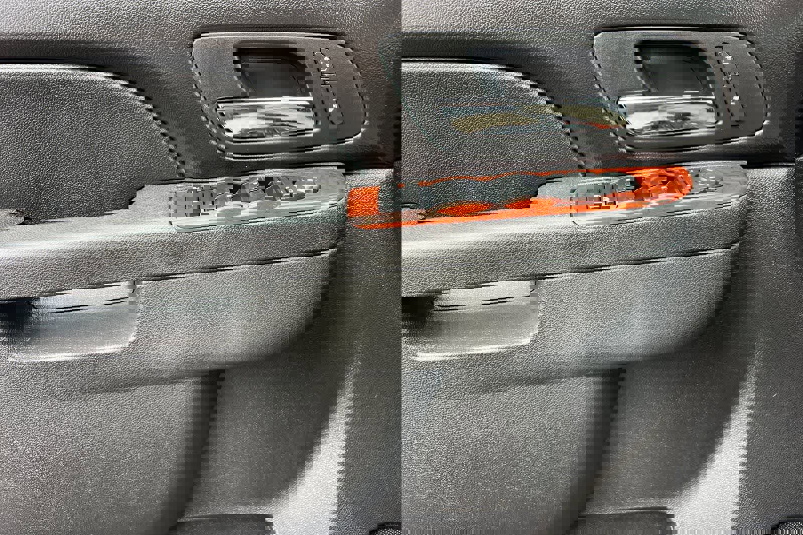 Used 2012 Chevrolet Avalanche LT image 13