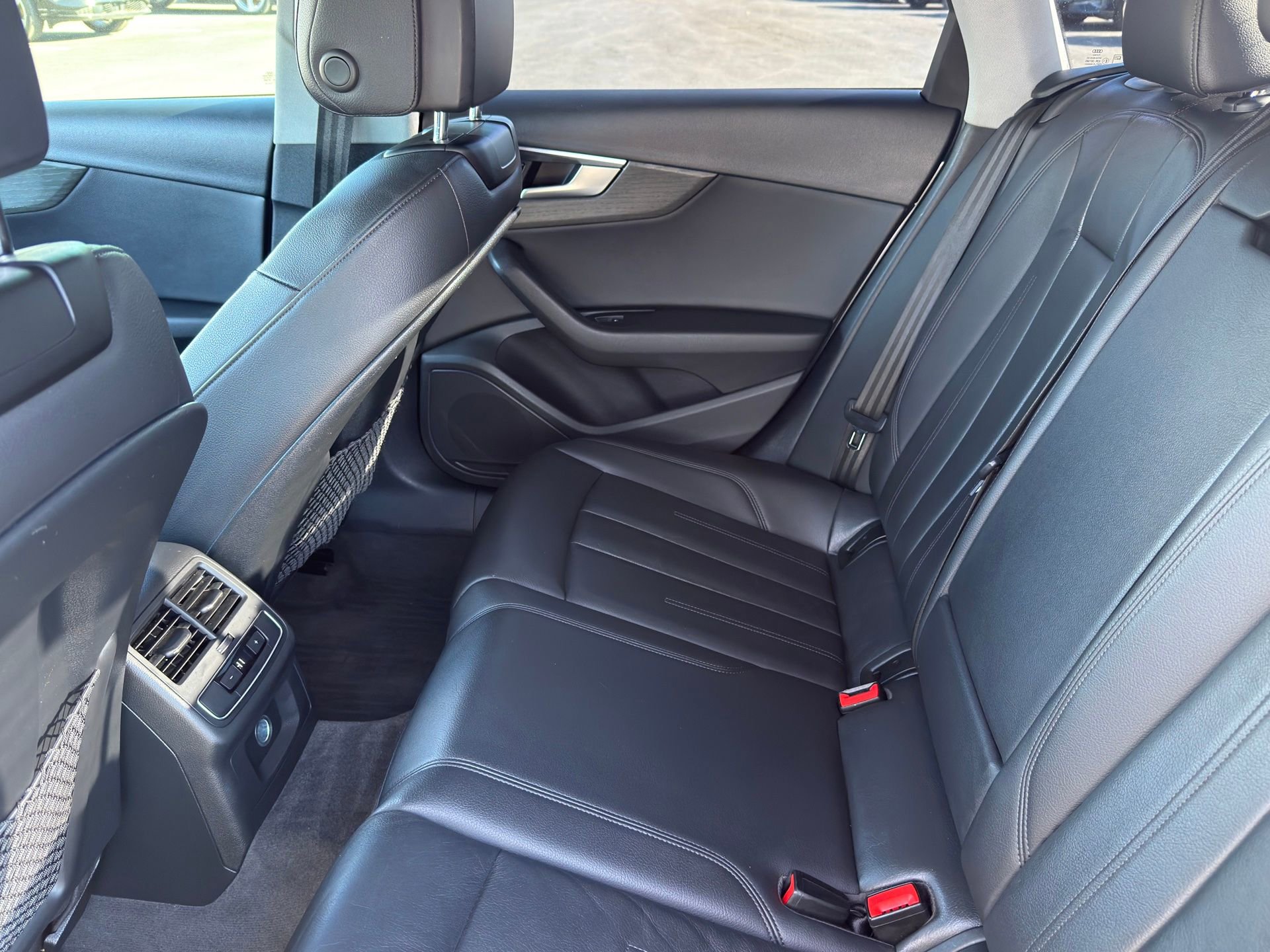 Used 2018 Audi A4 2.0T Premium image 33