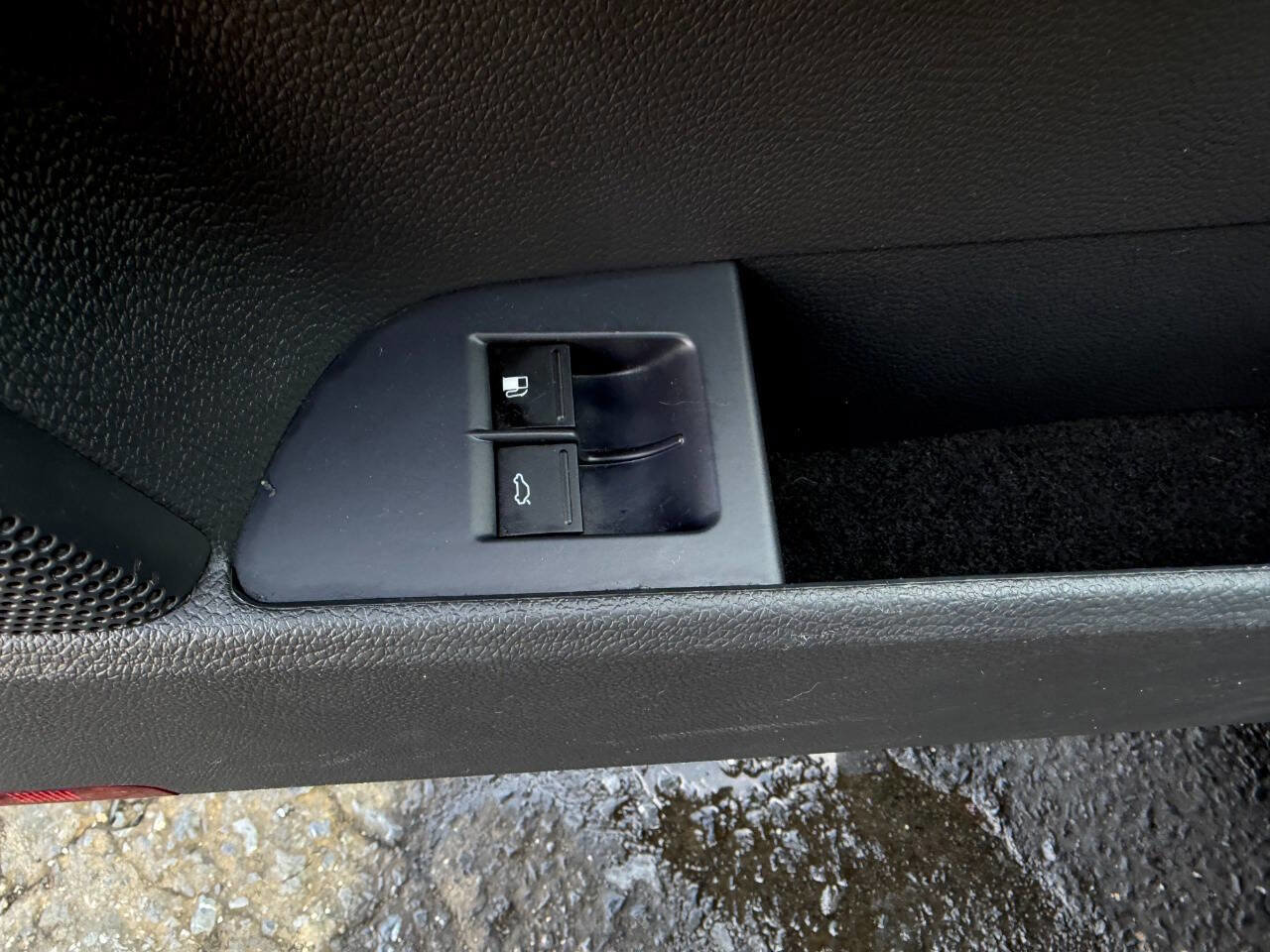 Used 2009 Volkswagen Rabbit S image 20