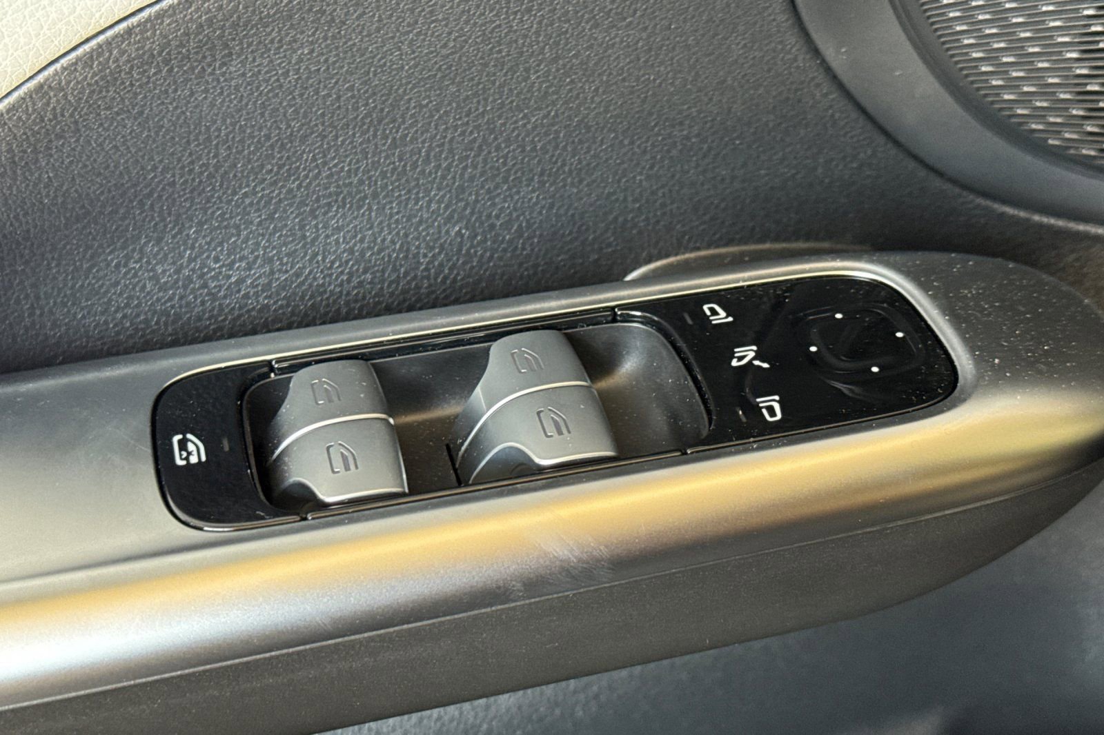 New 2025 Mercedes-Benz C 300 4MATIC Sedan image 13