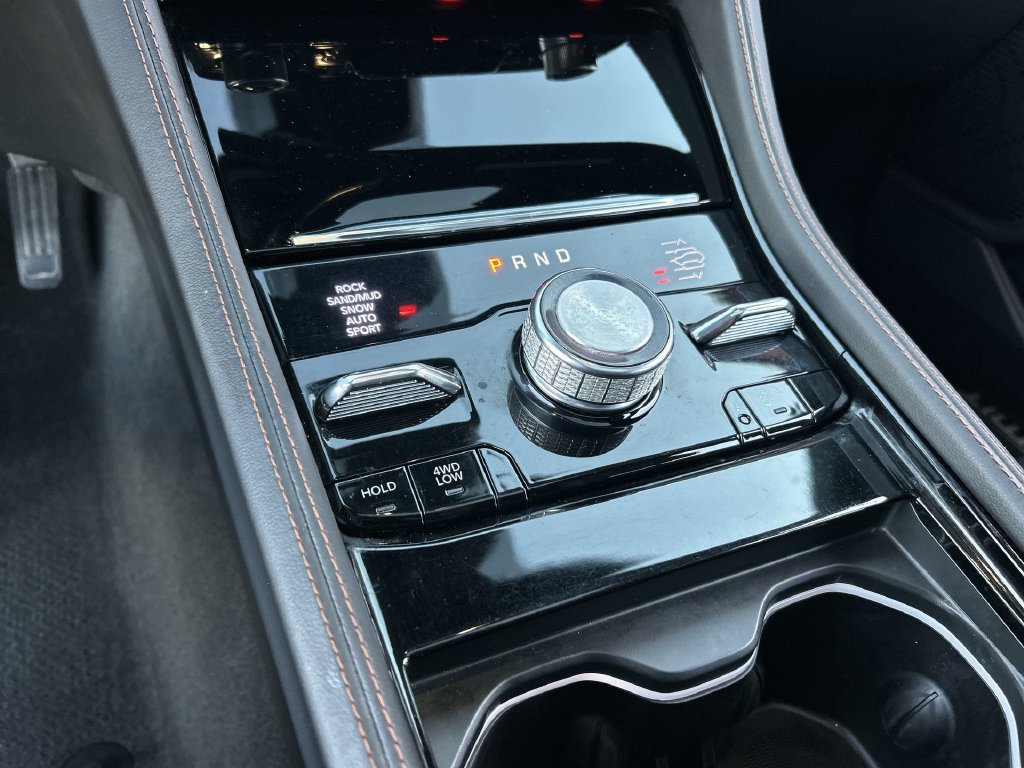 Used 2022 Jeep Grand Cherokee L Summit AWD/4WD image 16