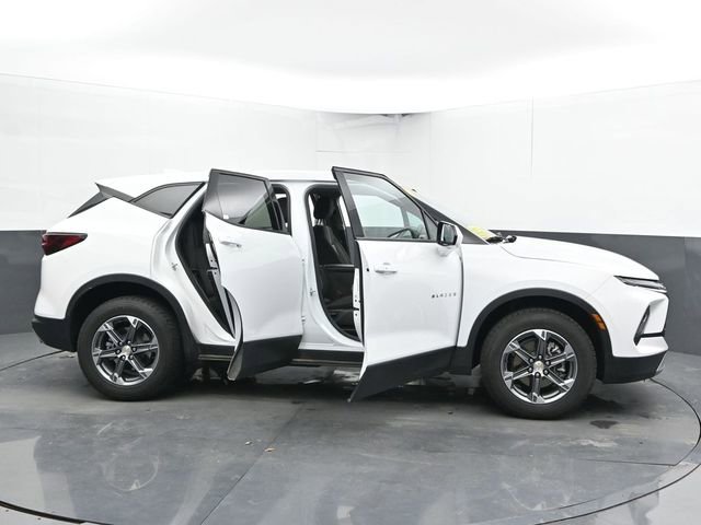 Used 2025 Chevrolet Blazer LT image 56