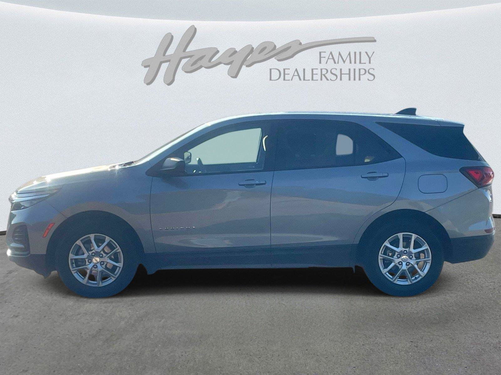 Used 2024 Chevrolet Equinox LS w/ LS Convenience Package FWD image 6
