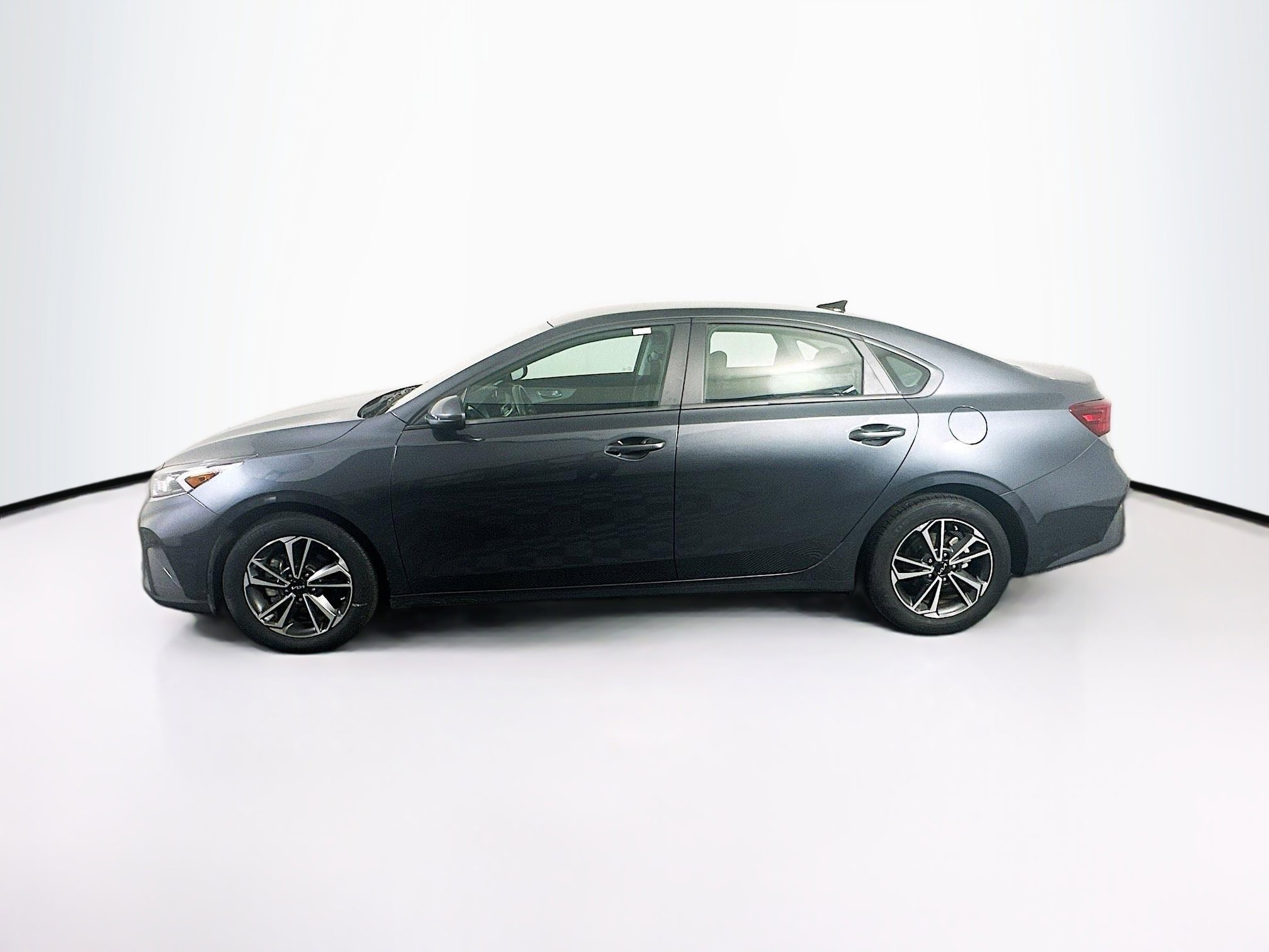 Used 2024 Kia Forte LXS FWD image 4