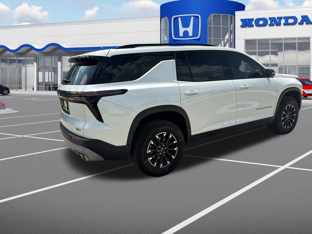 Used 2025 Chevrolet Traverse Z71 w/ LPO, Floor Liner Package AWD/4WD image 9