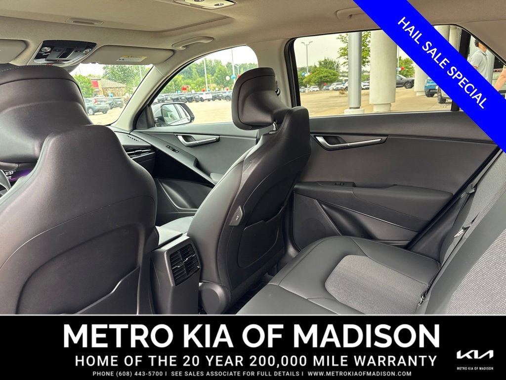 Used 2025 Kia Niro EX Touring FWD image 28