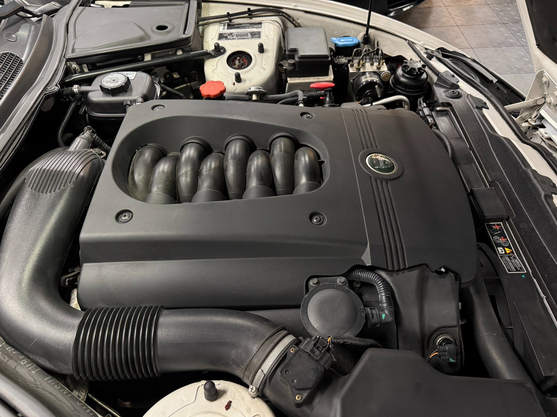 Used 2003 Jaguar XK8 Convertible image 42