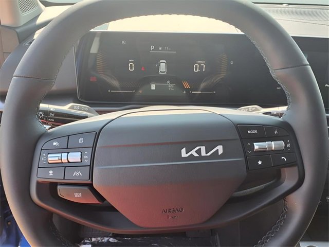 New 2026 Kia Sportage EX w/ EX Panorama Roof Package image 17