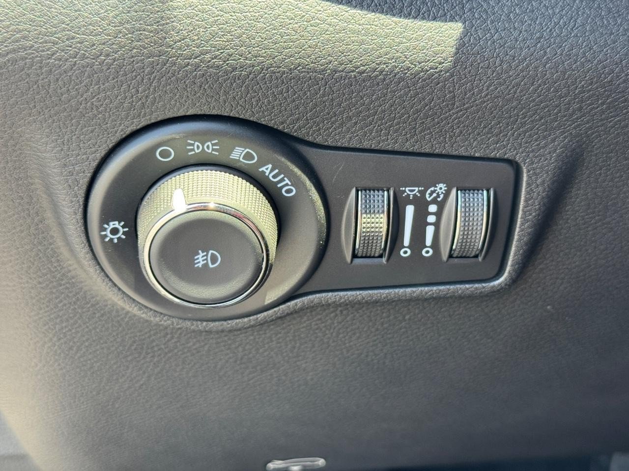 Used 2024 Jeep Compass Limited AWD/4WD image 23