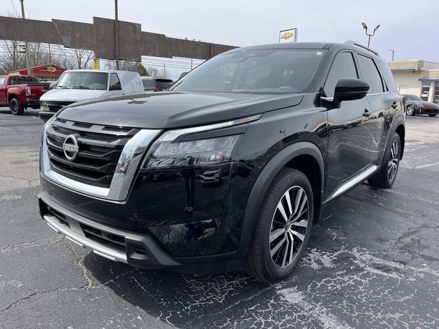 Used 2025 Nissan Pathfinder Platinum image 7