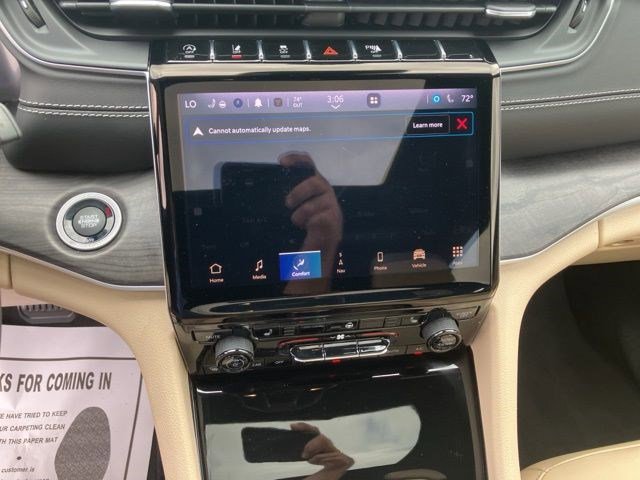 Certified 2023 Jeep Grand Cherokee L Limited w/ Black Appearance Package AWD/4WD image 17