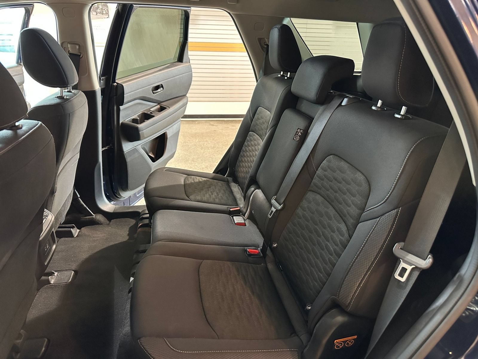 Used 2025 Nissan Pathfinder SV AWD/4WD image 41