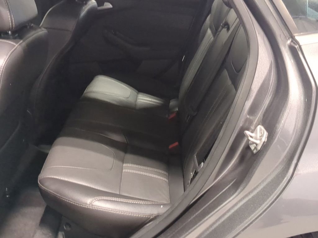 Used 2014 Ford Focus Titanium FWD image 23