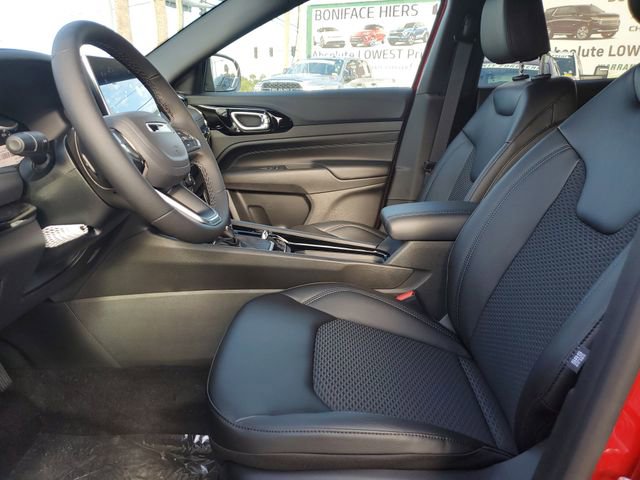 New 2026 Jeep Compass Latitude image 13