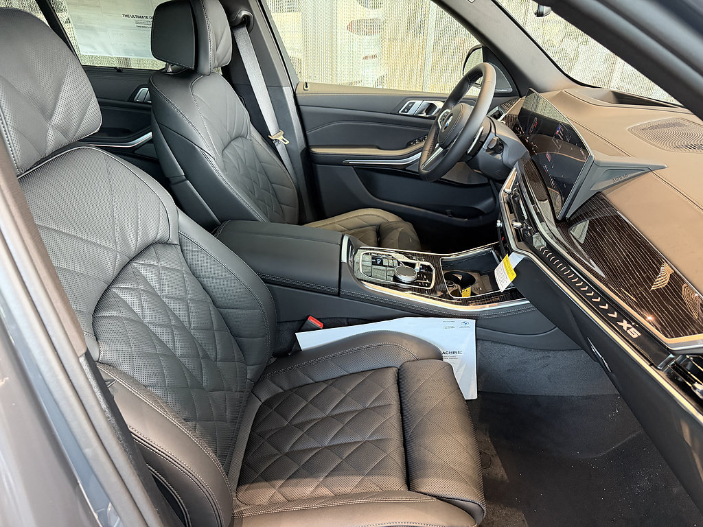 New 2026 BMW X5 xDrive40i w/ M Sport Package AWD/4WD image 14