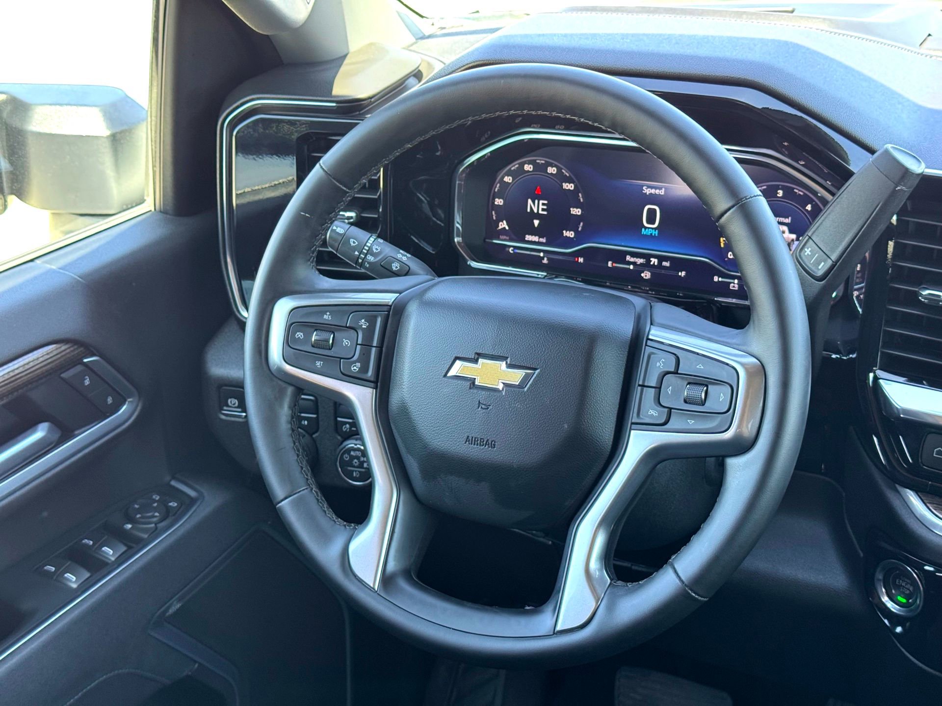 Used 2025 Chevrolet Silverado 2500 LT w/ Convenience Package AWD/4WD image 22