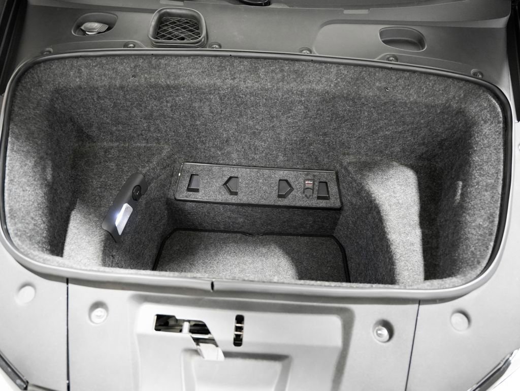 Used 2015 Audi R8 V10 w/ Full Leather Package image 36