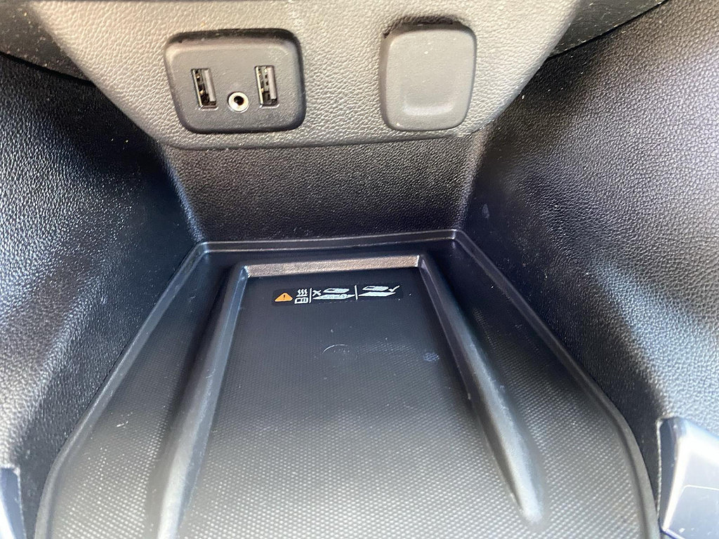 Used 2023 Chevrolet Traverse LT w/ LPO, Floor Liner Package AWD/4WD image 29