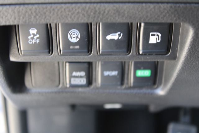 Used 2020 Nissan Rogue SV AWD/4WD image 24