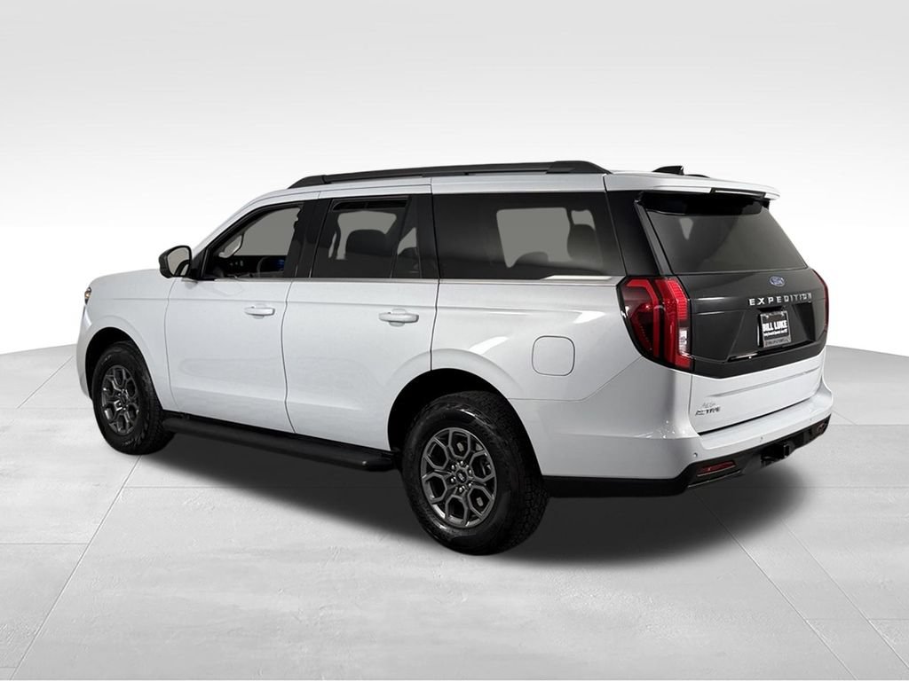 Used 2025 Ford Expedition Active AWD/4WD image 9