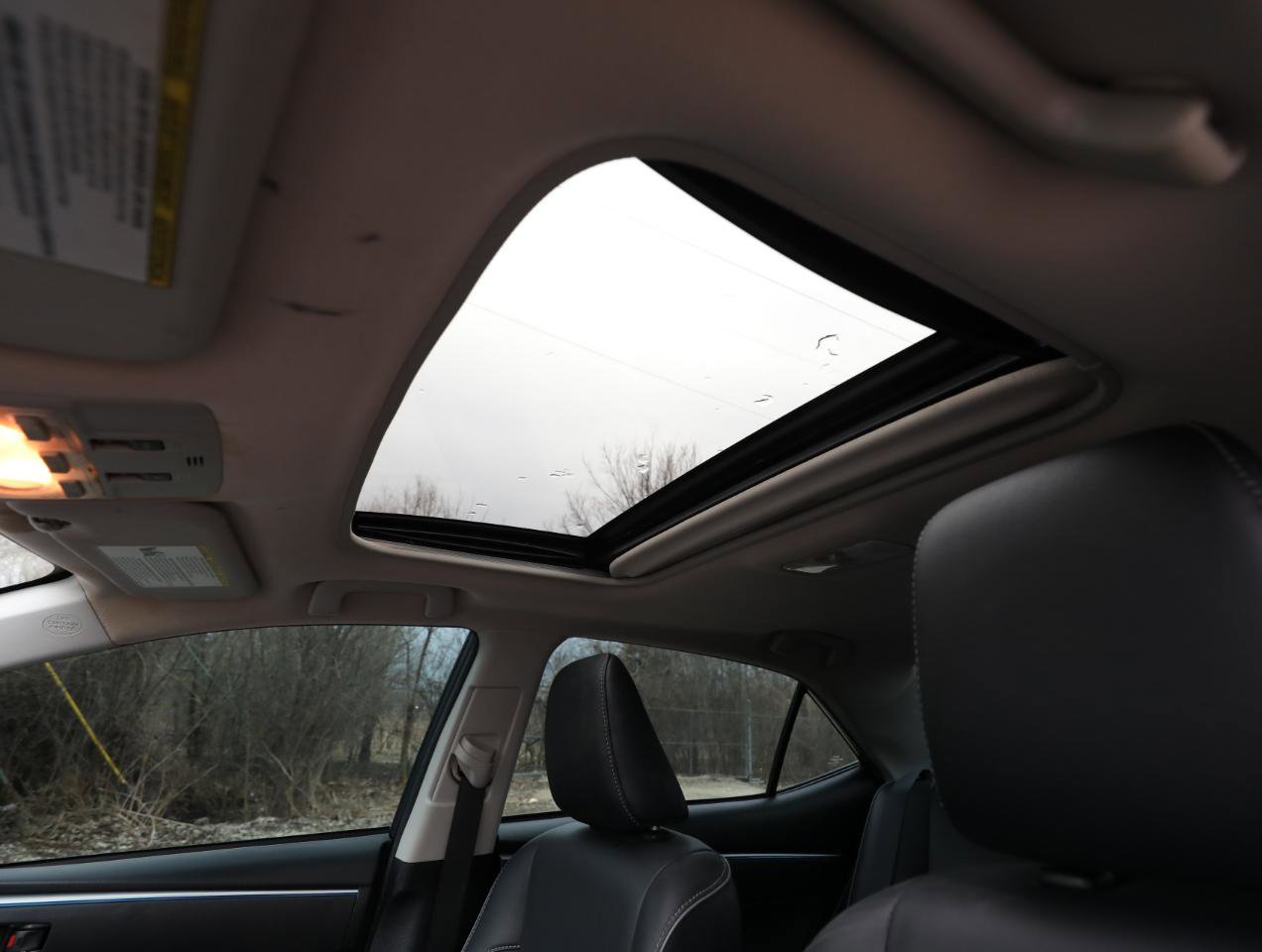 Used 2014 Toyota Corolla LE Premium w/ Driver Convenience Package image 16