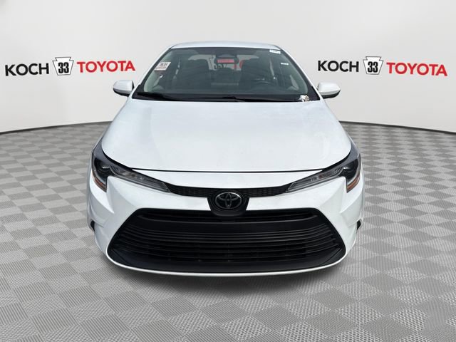 Used 2024 Toyota Corolla LE image 2