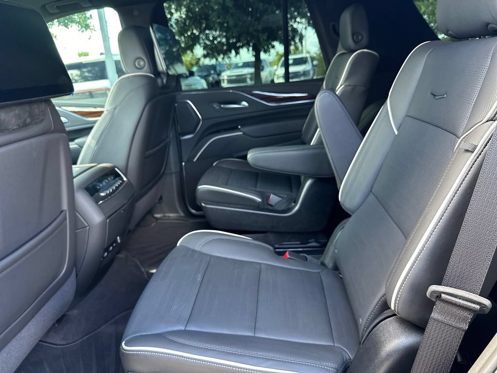 Used 2024 Cadillac Escalade Premium Luxury w/ Performance Package AWD/4WD image 32