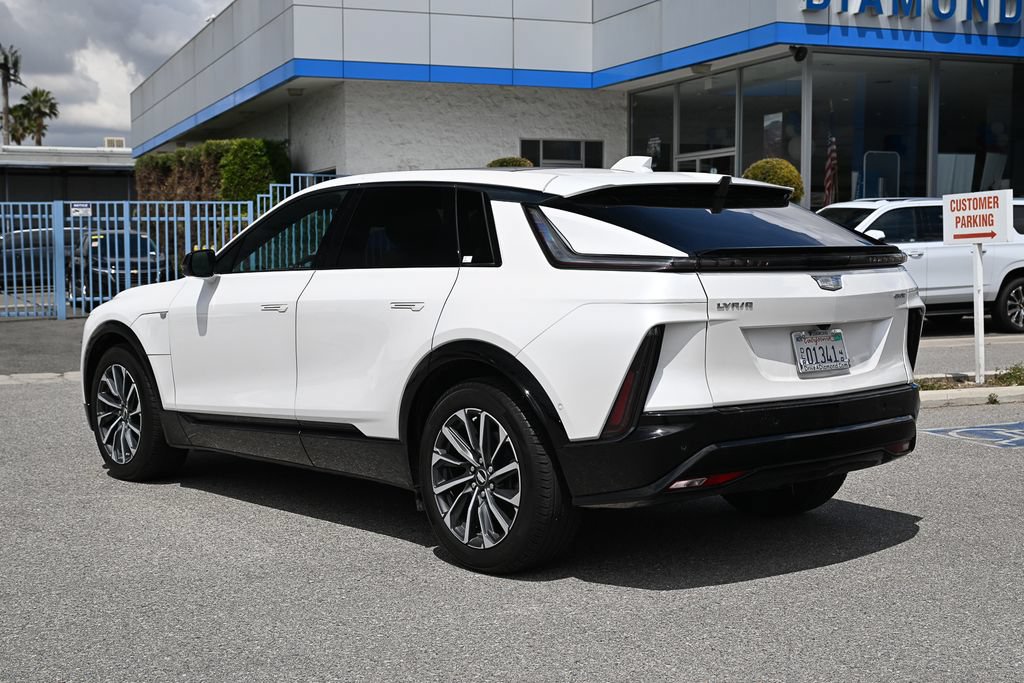 Used 2024 Cadillac Lyriq Sport RWD image 6