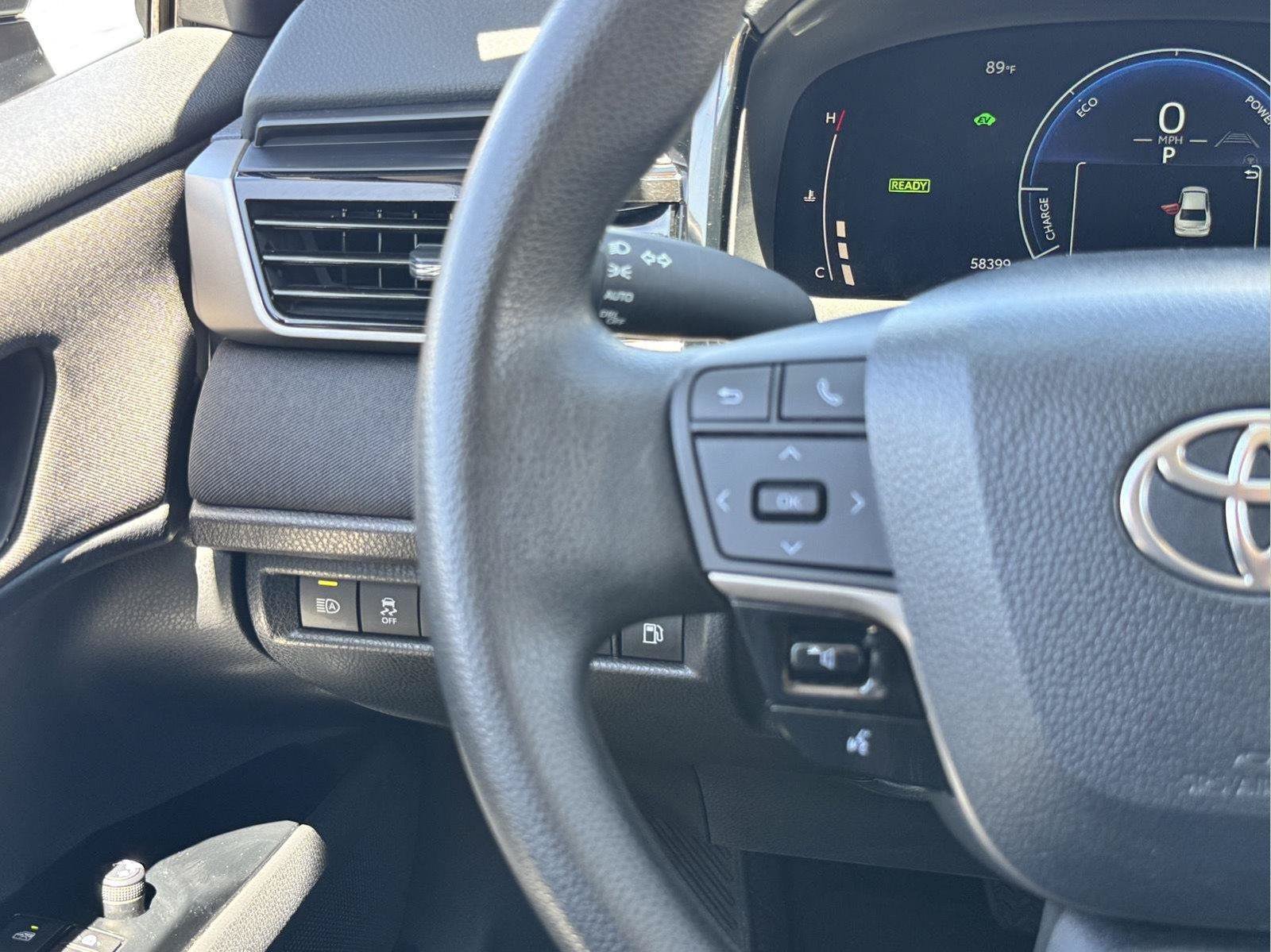 Used 2025 Toyota Camry LE FWD image 18