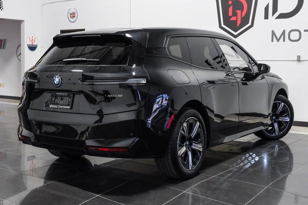Used 2025 BMW iX xDrive50 image 11