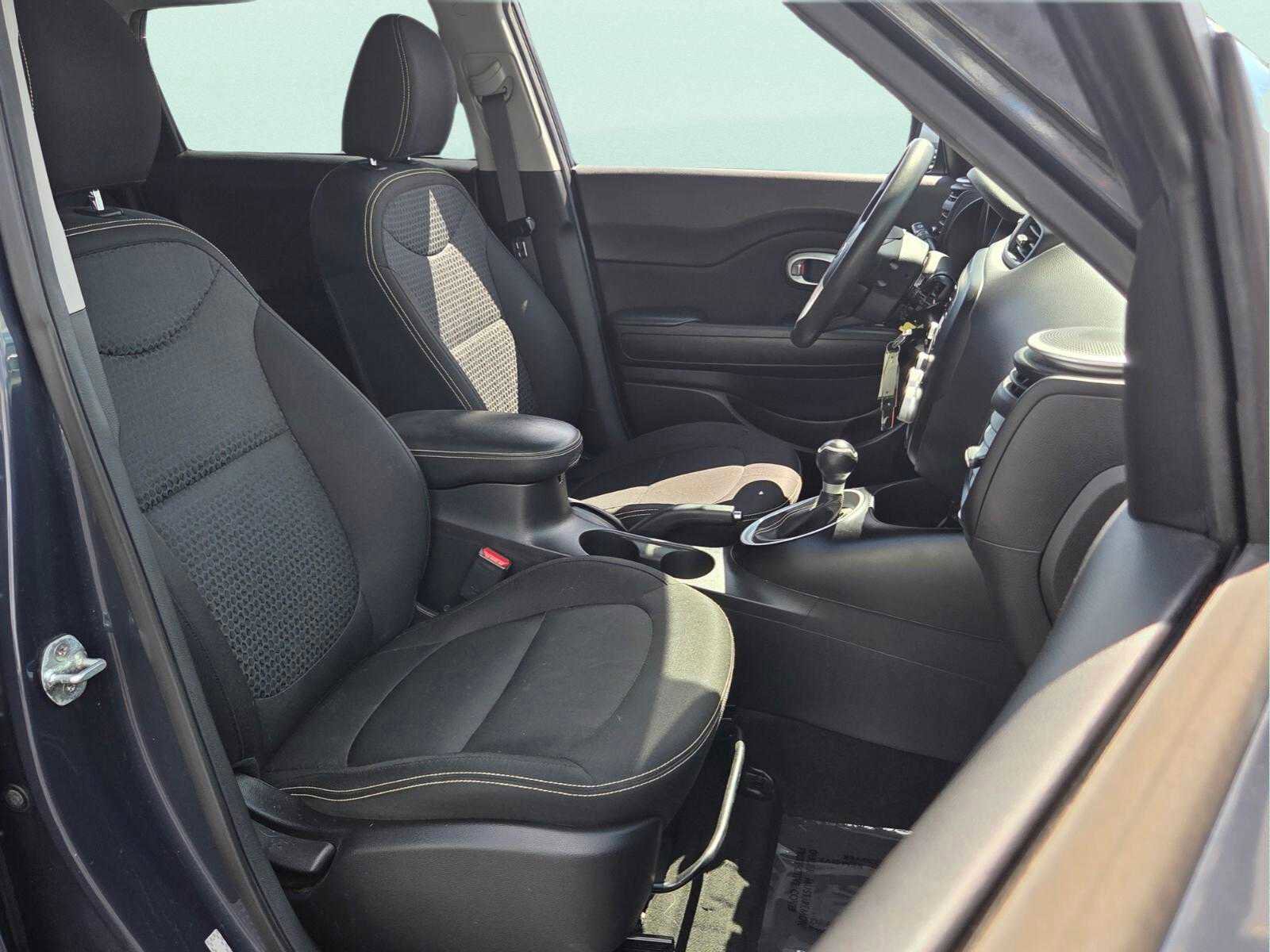 Used 2016 Kia Soul + FWD image 19