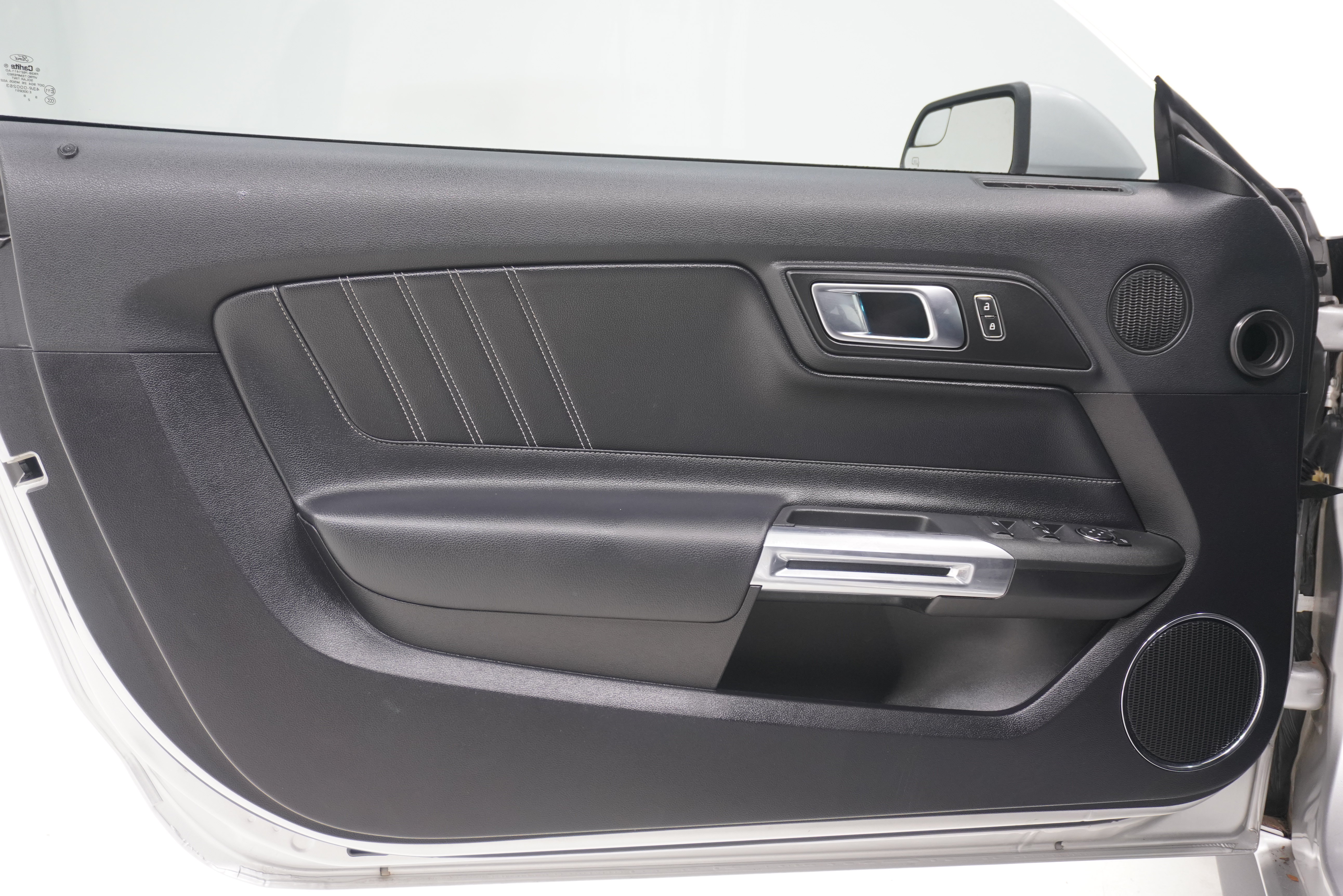 Used 2019 Ford Mustang Premium RWD image 17