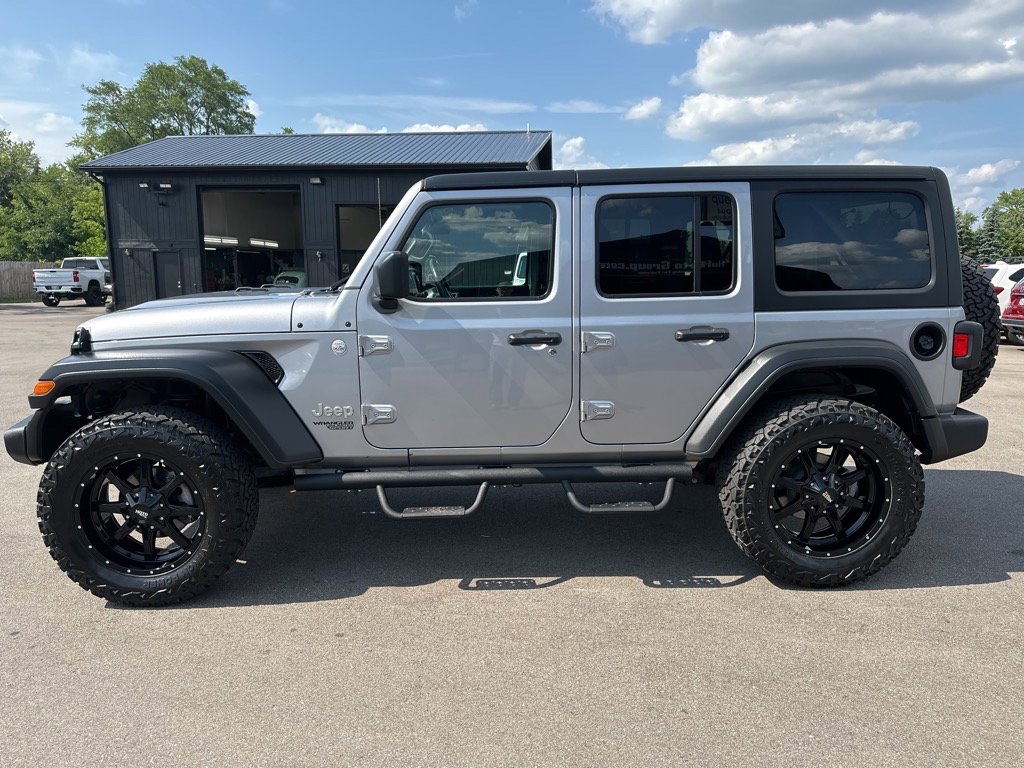 Used 2021 Jeep Wrangler Sport image 8