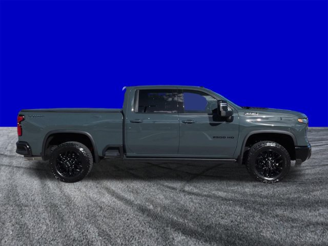 Used 2025 Chevrolet Silverado 2500 LTZ AWD/4WD image 3