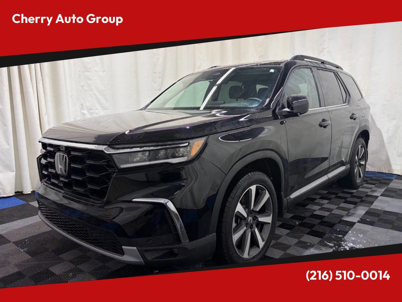 Used 2025 Honda Pilot Elite image 1