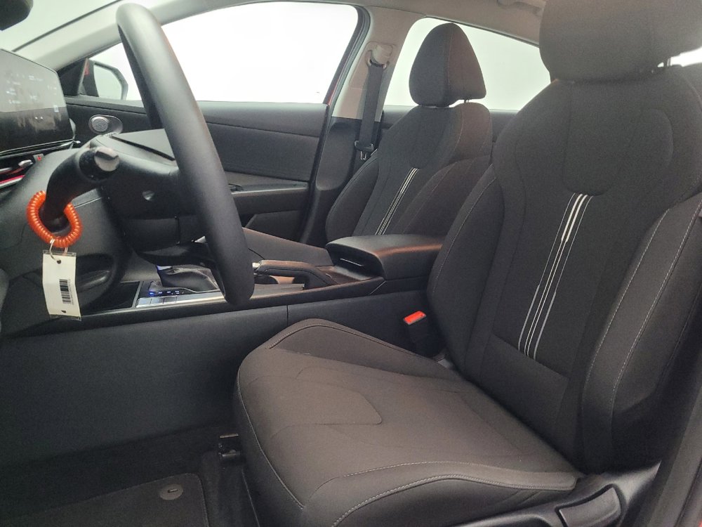 Used 2024 Hyundai Elantra SEL FWD image 17