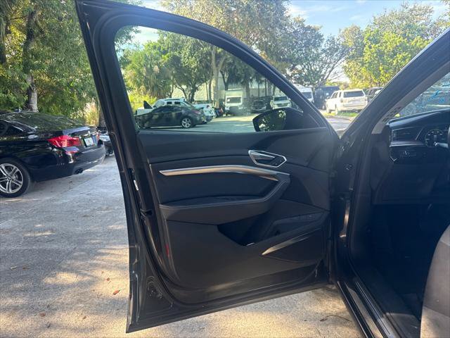 Used 2019 Audi e-tron Premium Plus AWD/4WD image 14