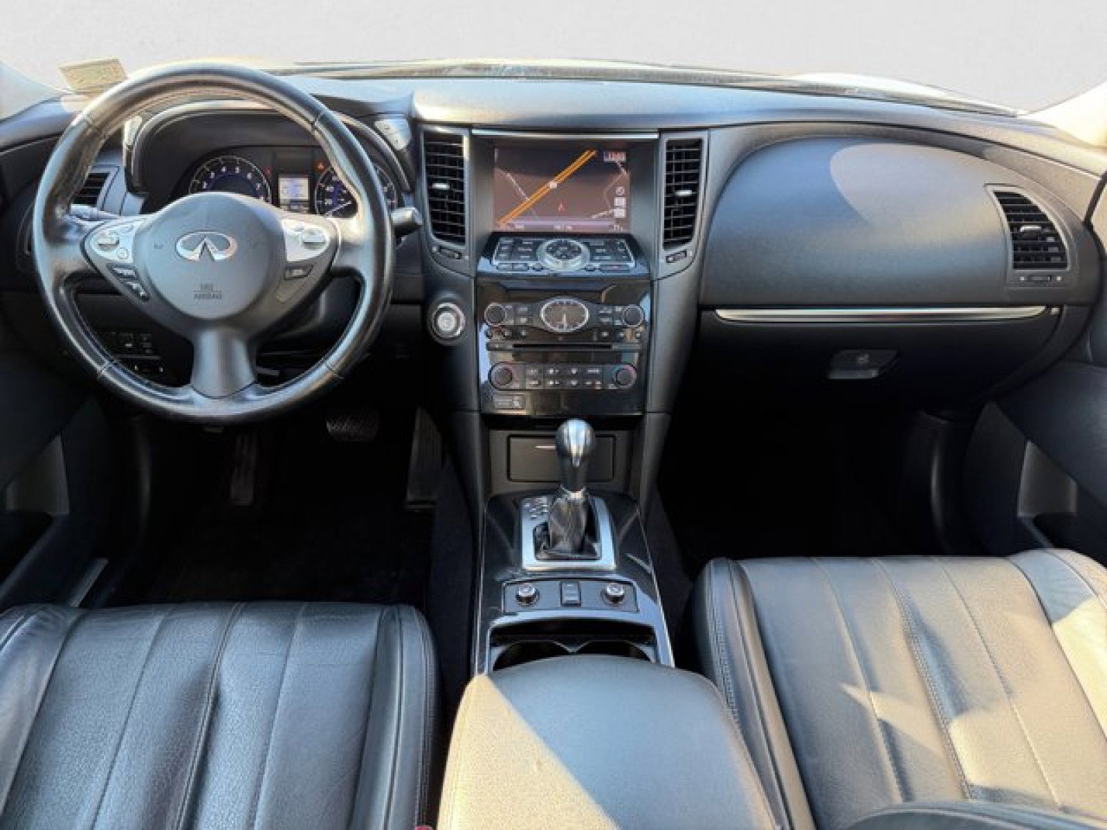 Used 2017 INFINITI QX70 AWD w/ Premium Package image 13