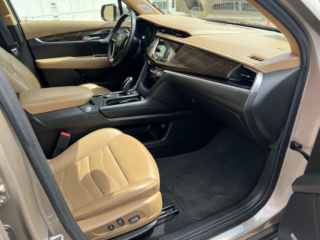 Used 2022 Cadillac XT6 Premium Luxury w/ Platinum Package image 19